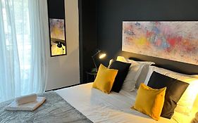 Home Plus Psirri Apartment